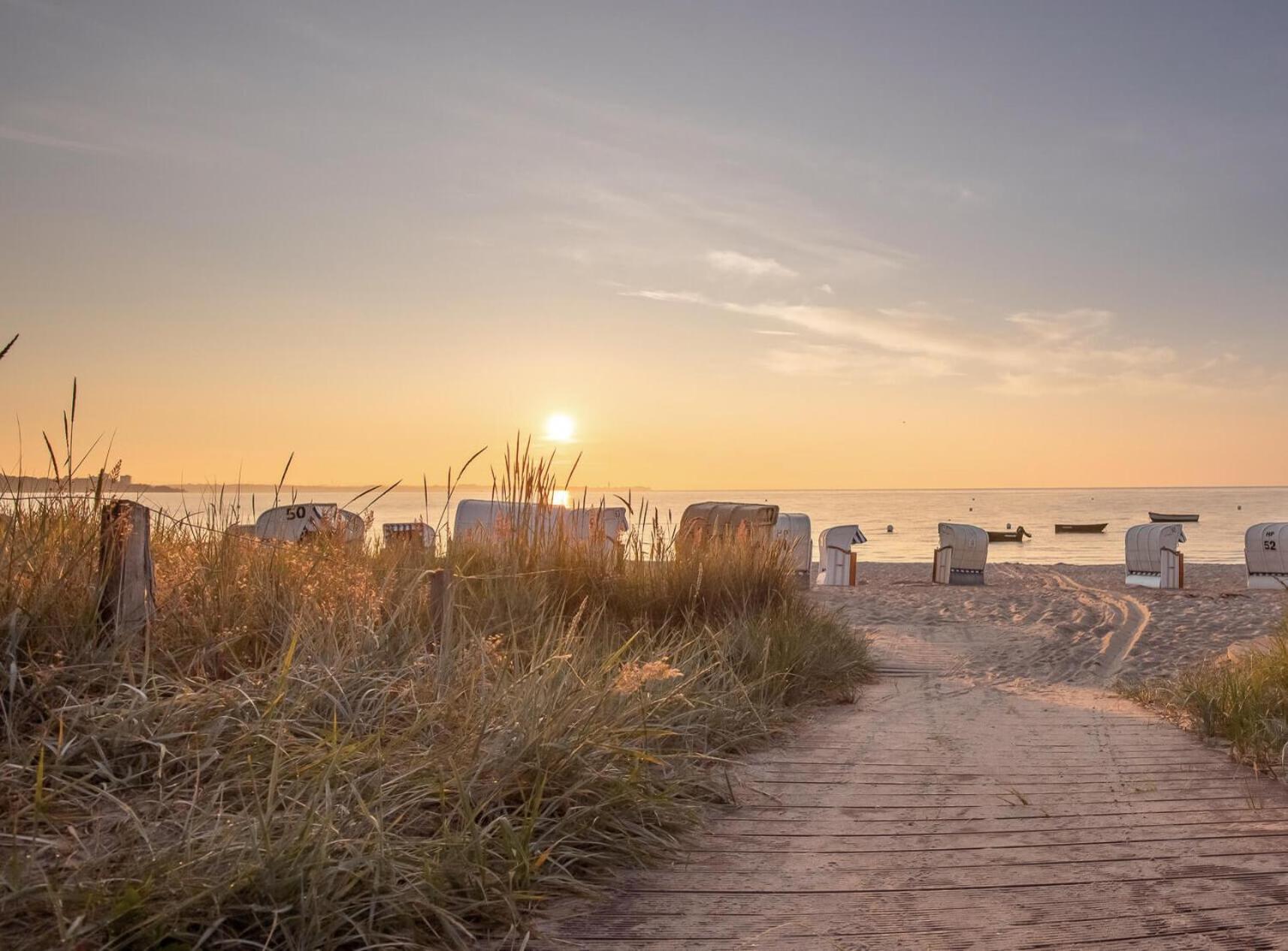 Ferienwohnung Strandoase Inklusive Terrasse Und Parkplatz - Sonnenseite Scharbeutz Exteriör bild